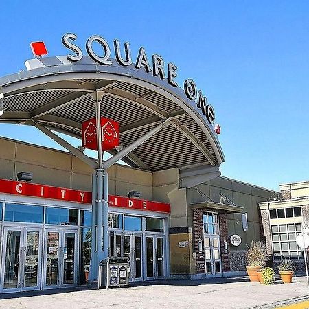 Napa Furnished Rental Apartments Square One Mississauga Exterior photo