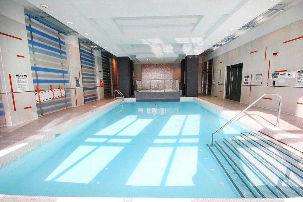 Napa Furnished Rental Apartments Square One Mississauga Exterior photo