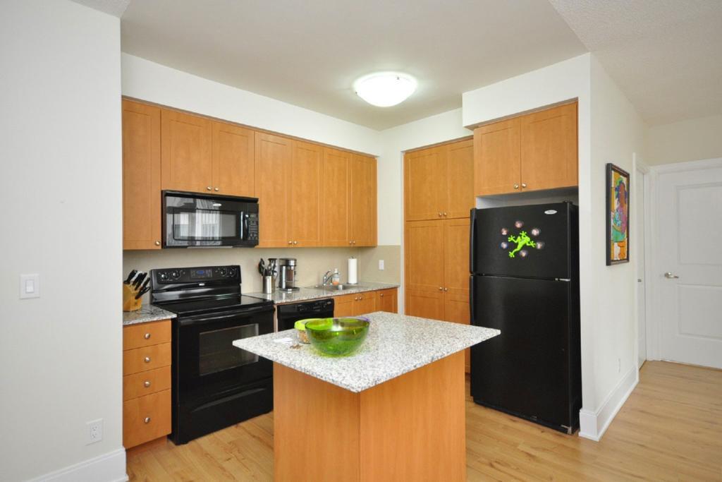 Napa Furnished Rental Apartments Square One Mississauga Room photo