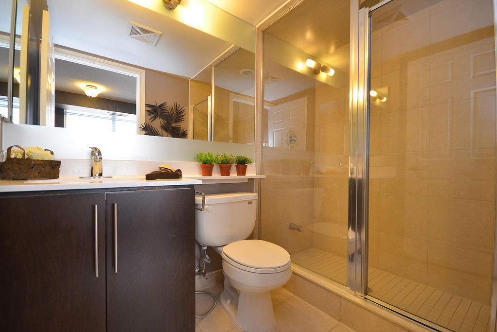 Napa Furnished Rental Apartments Square One Mississauga Room photo