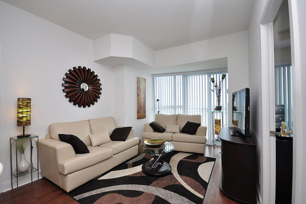 Napa Furnished Rental Apartments Square One Mississauga Room photo