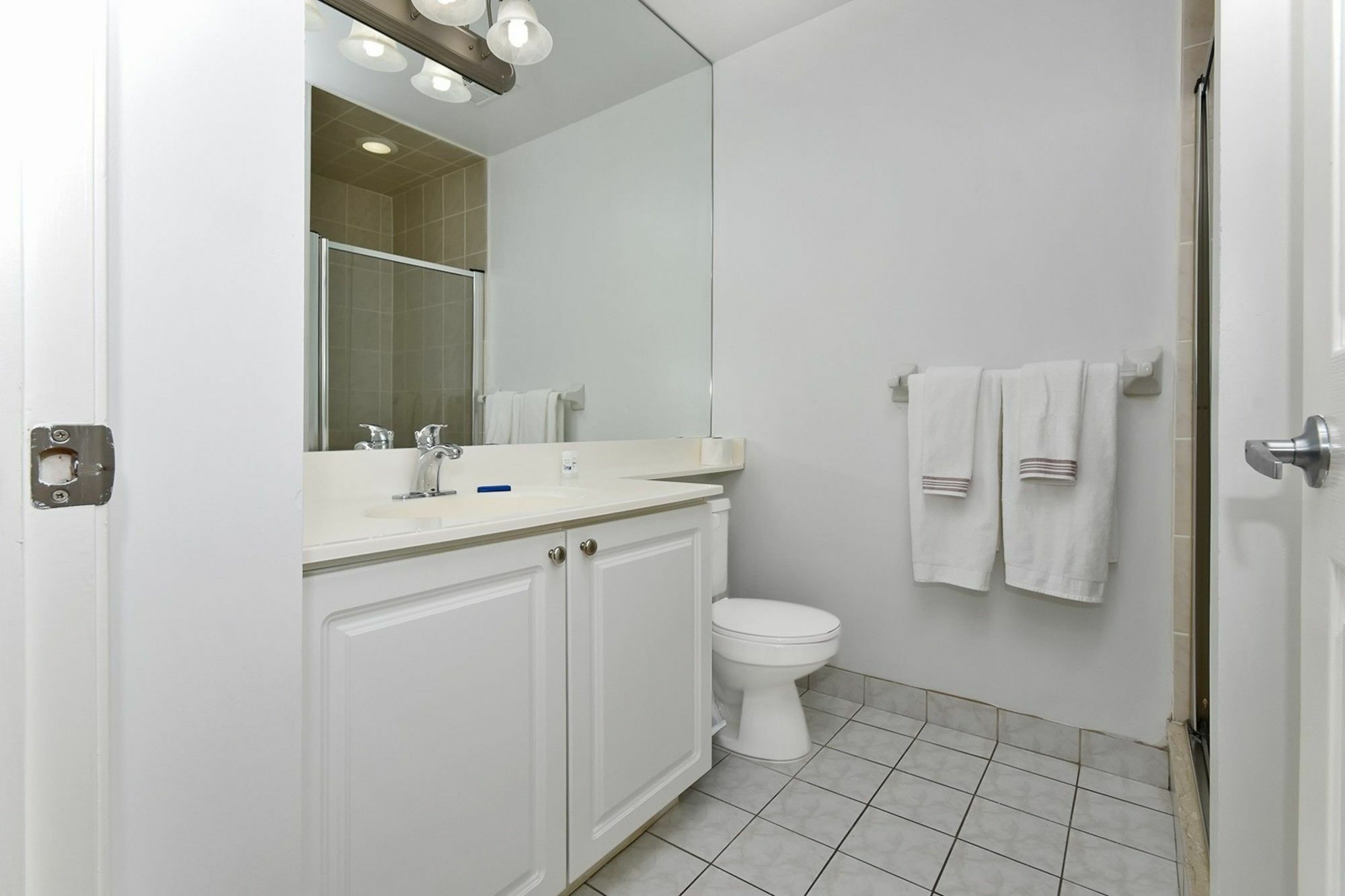 Napa Furnished Rental Apartments Square One Mississauga Exterior photo